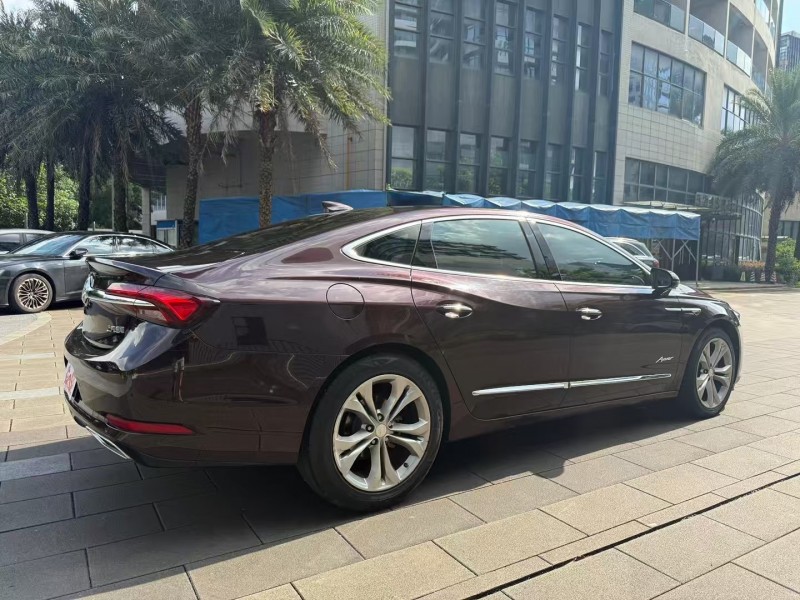 佛山21年别克艾维亚7