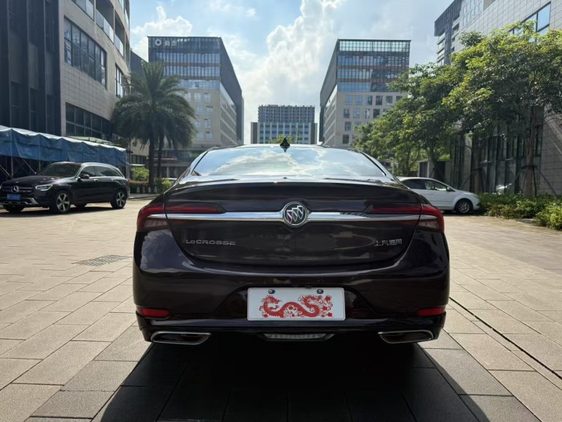 佛山21年别克艾维亚9