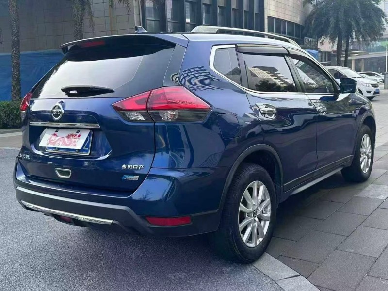 佛山18年日产奇骏8