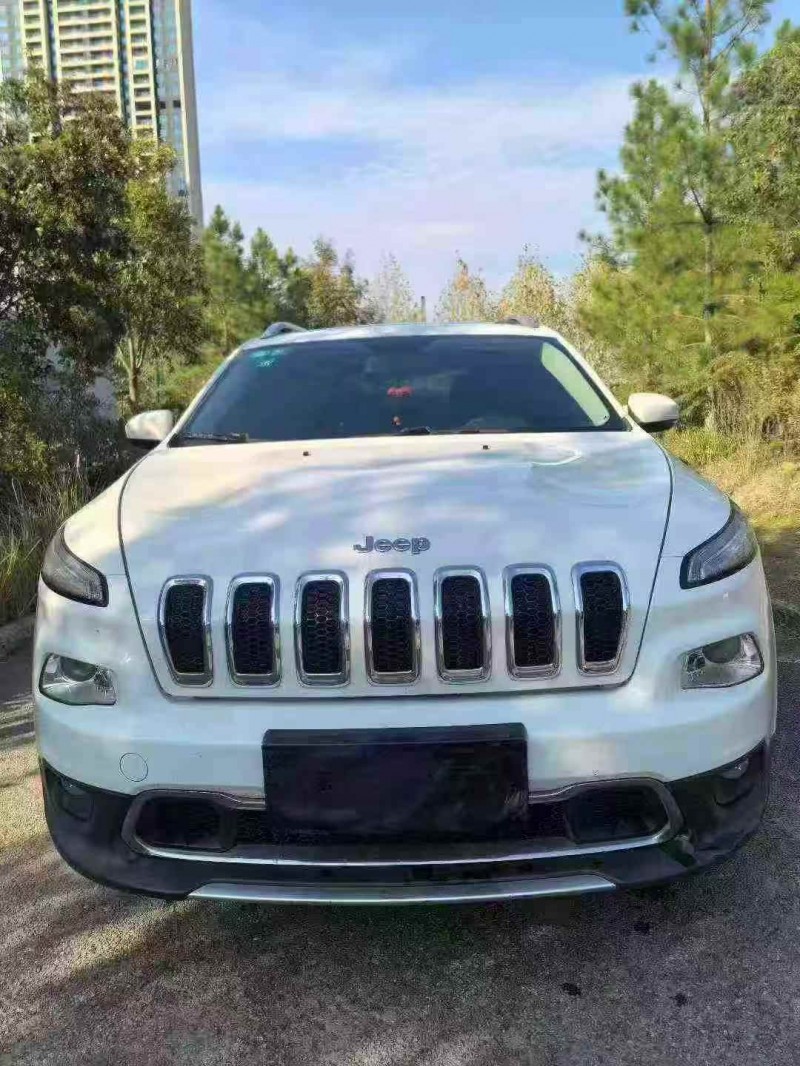 宜昌18年Jeep自由光1