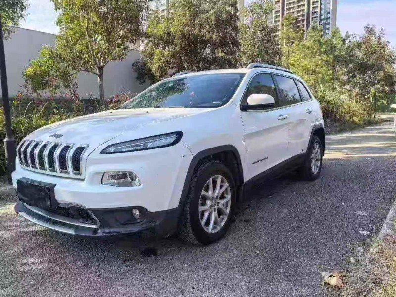 宜昌18年Jeep自由光2