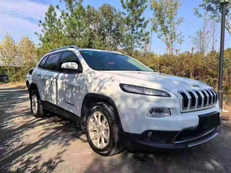 宜昌18年Jeep自由光3