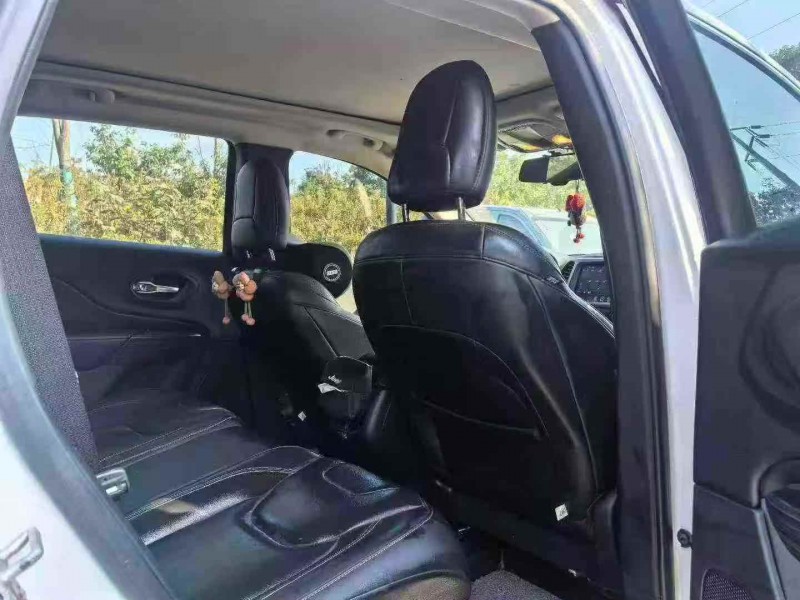 宜昌18年Jeep自由光6