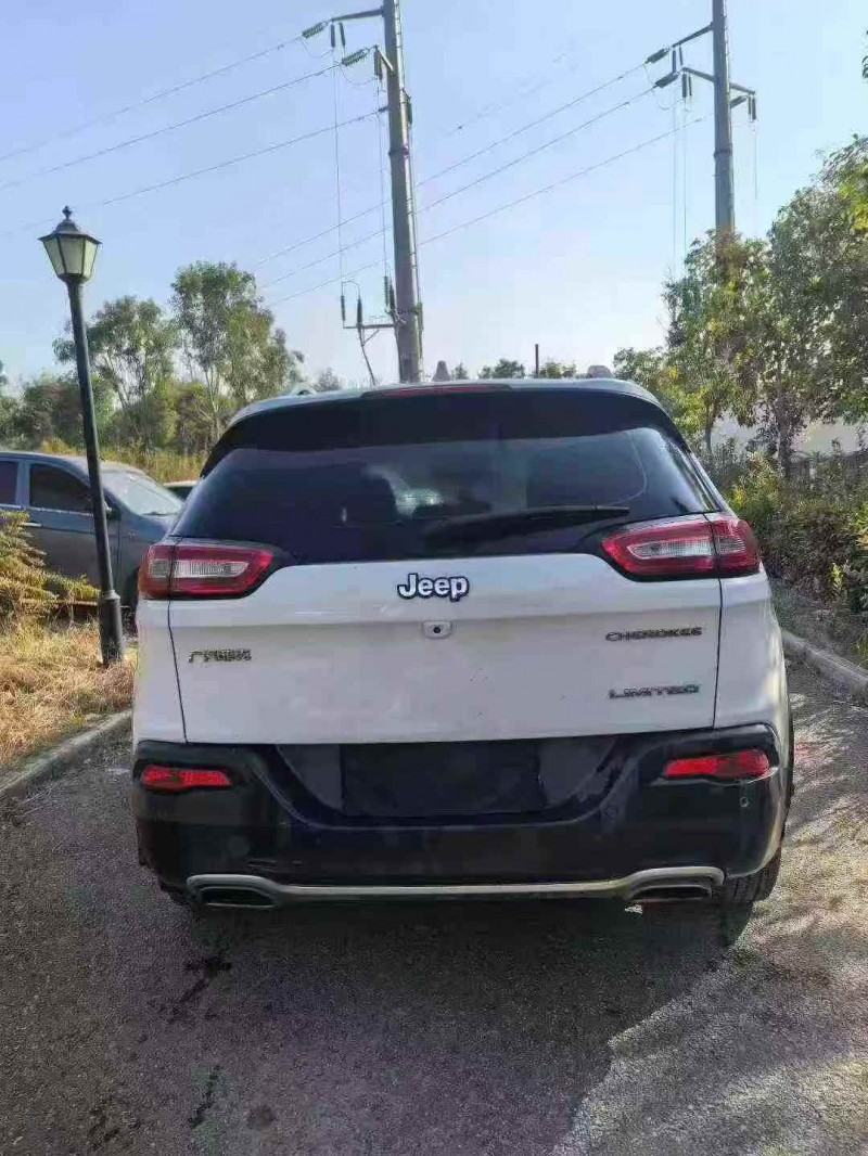 宜昌18年Jeep自由光9