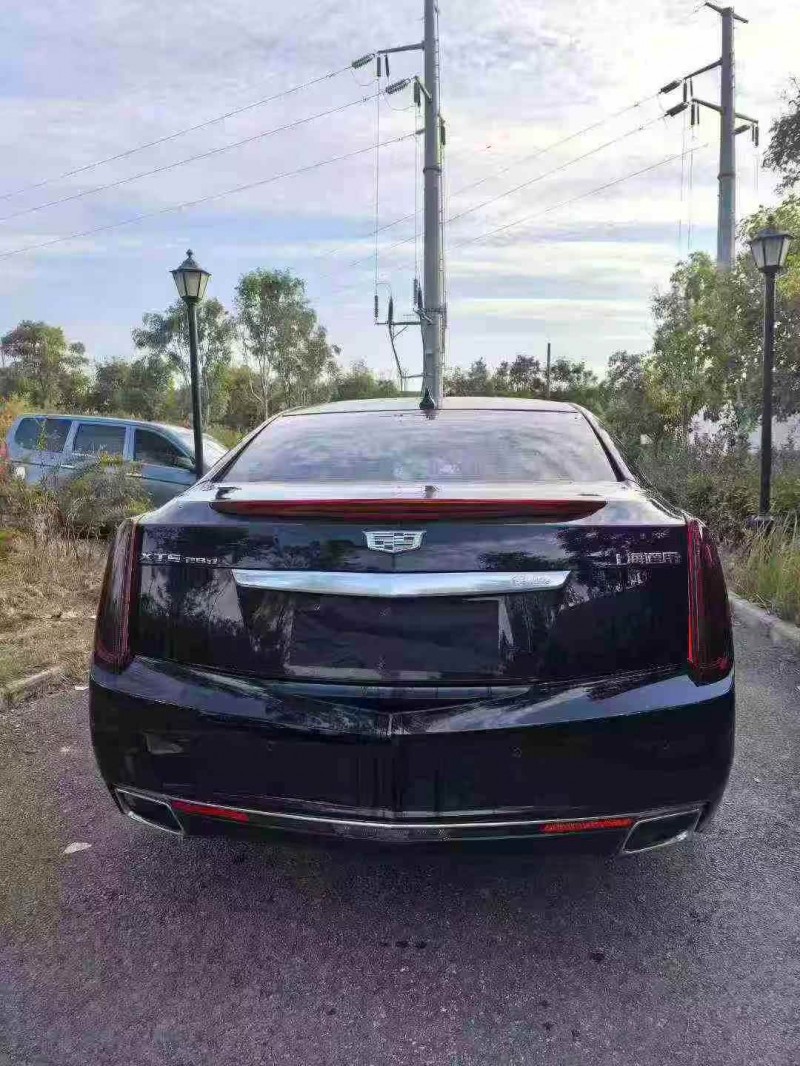 荆州15年凯迪拉克XTS9