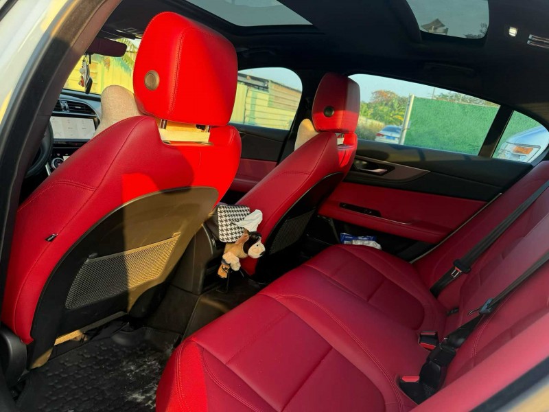 中山23年捷豹XEL8