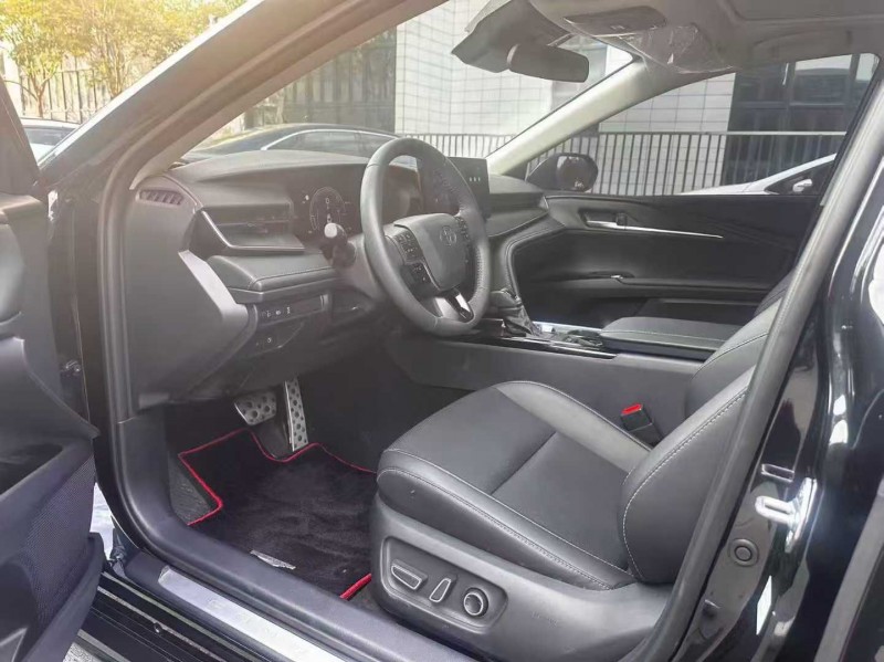 佛山25年丰田凯美瑞4