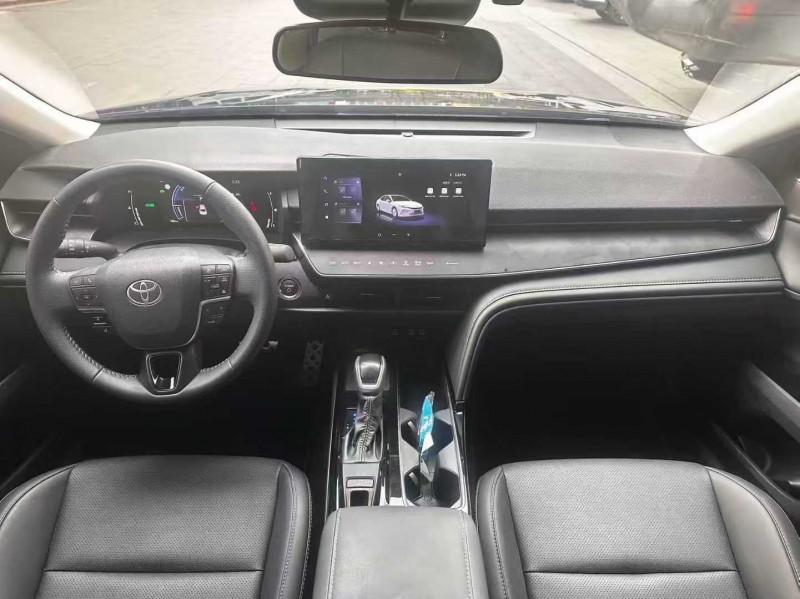 佛山25年丰田凯美瑞5