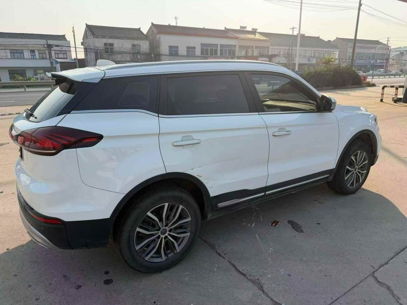 南通20年吉利博越8