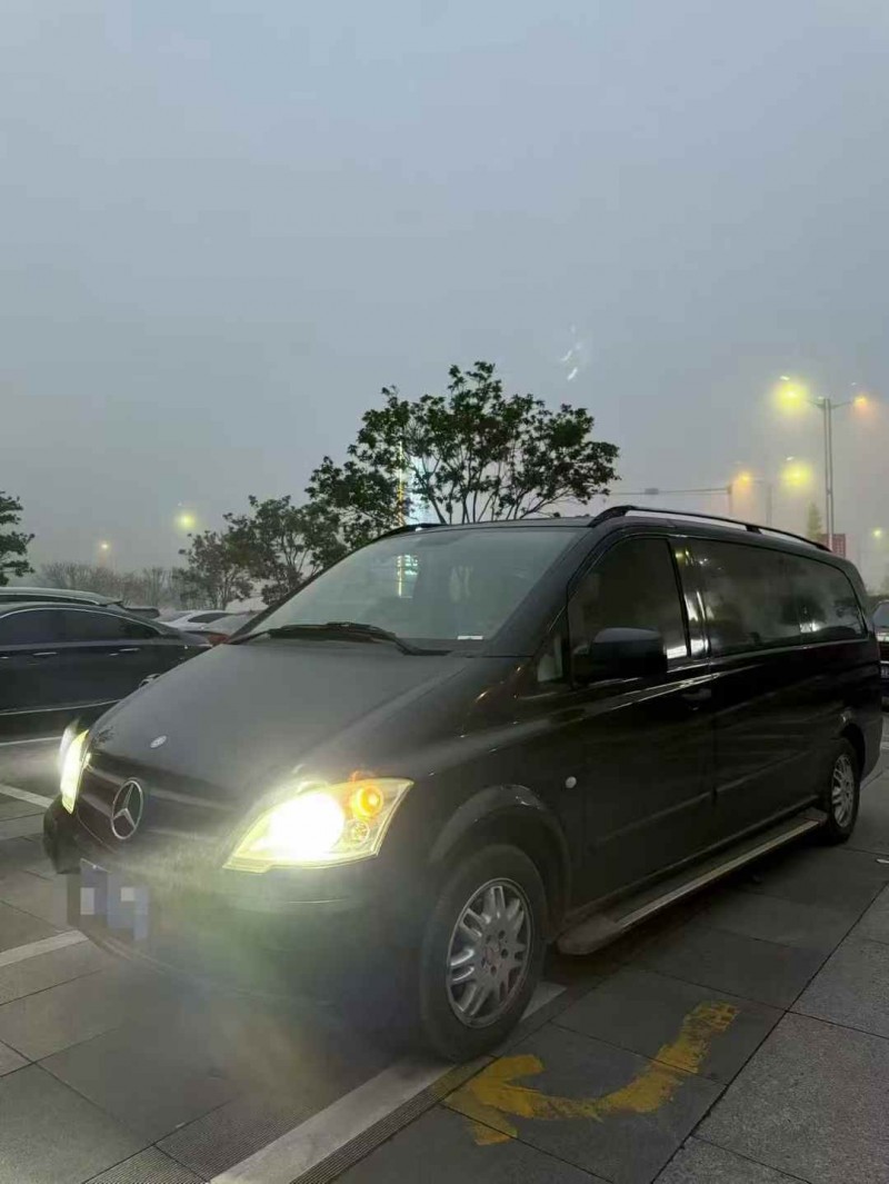 六盘水15年奔驰威霆2