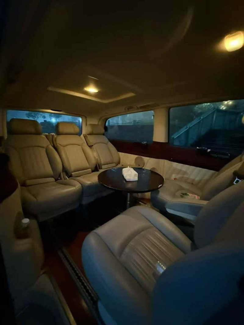 六盘水15年奔驰威霆6