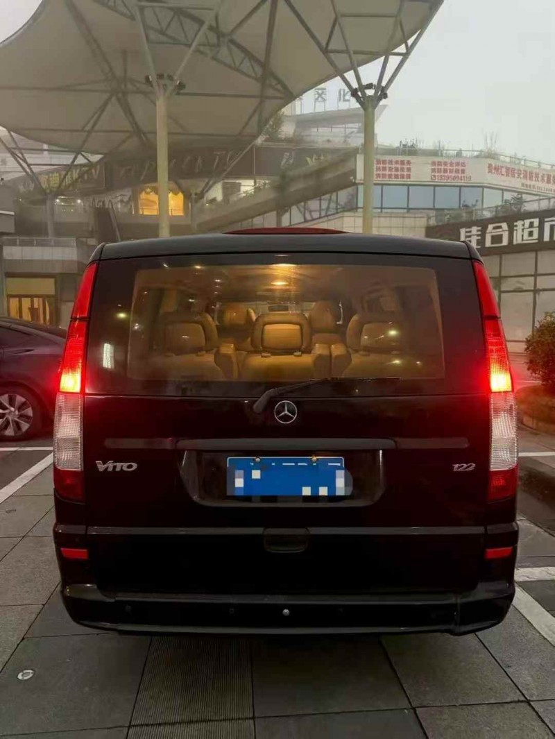 六盘水15年奔驰威霆9