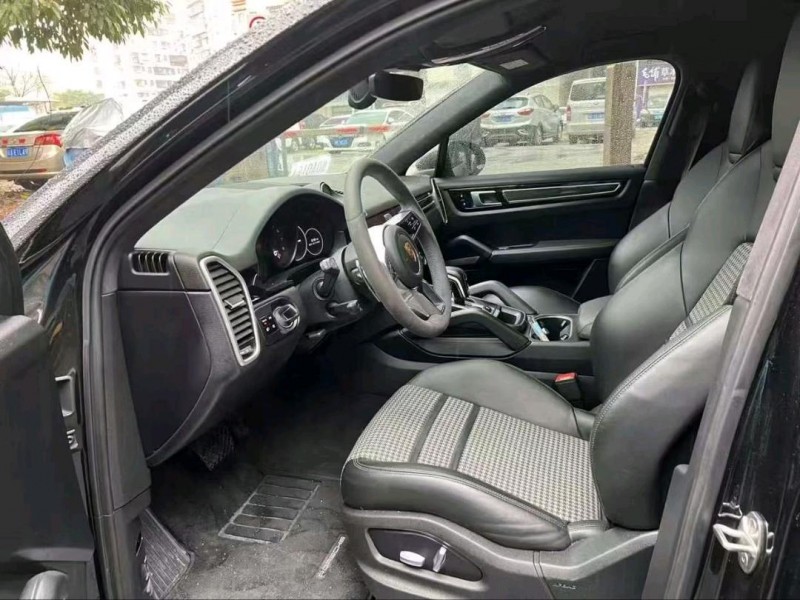 广州20年保时捷卡宴4