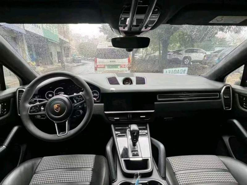 广州20年保时捷卡宴5