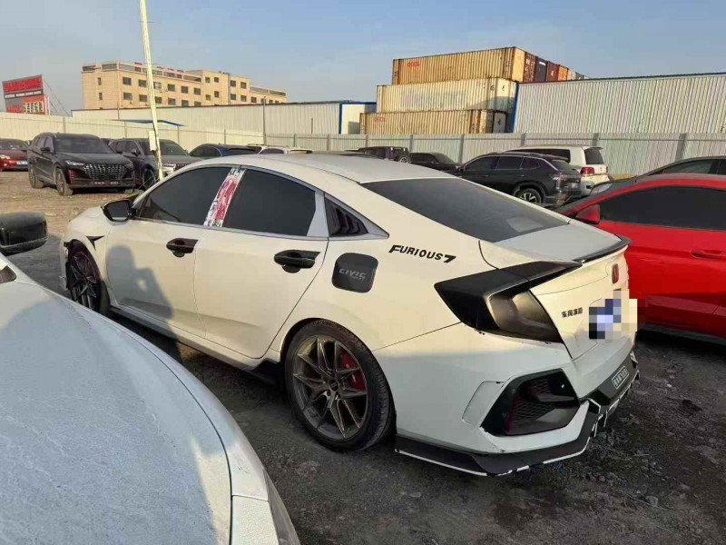 乌鲁木齐21年本田思域5