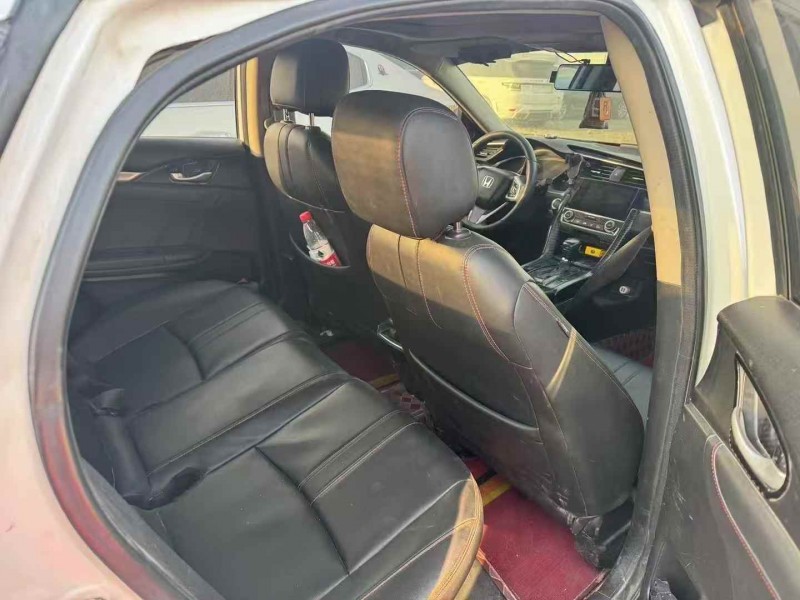 乌鲁木齐21年本田思域9