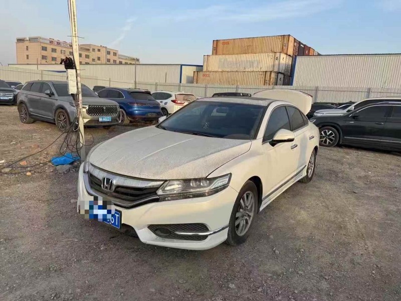 乌鲁木齐18年本田思铂睿2