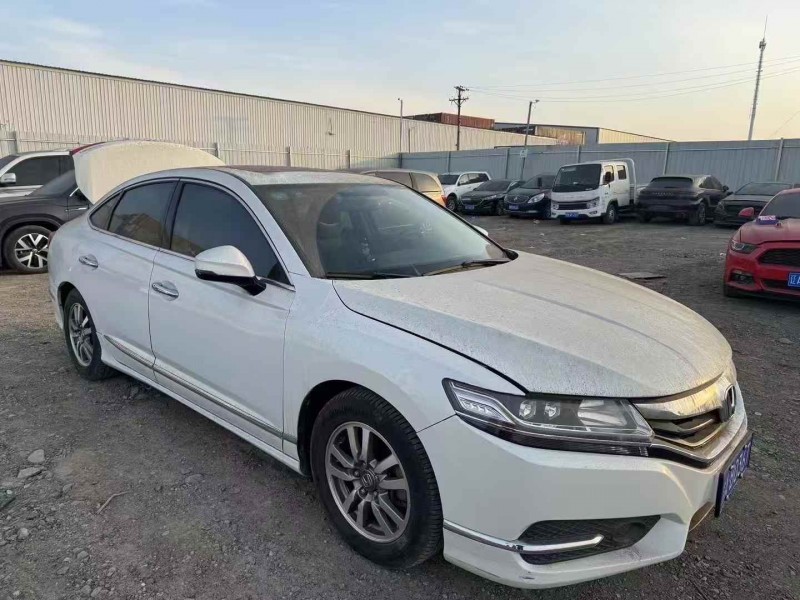 乌鲁木齐18年本田思铂睿3