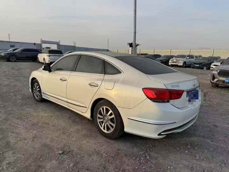 乌鲁木齐18年本田思铂睿5