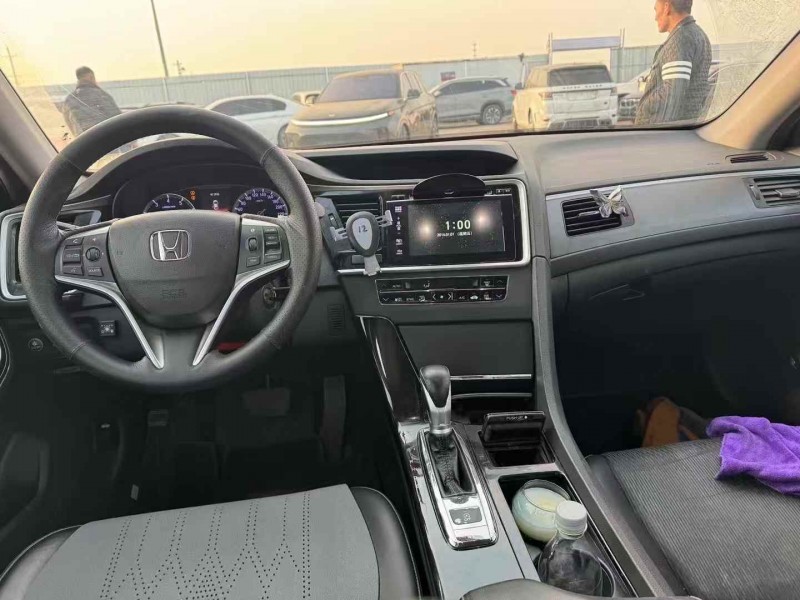 乌鲁木齐18年本田思铂睿6