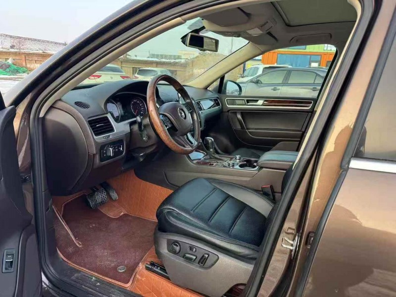 乌鲁木齐13年大众途锐6