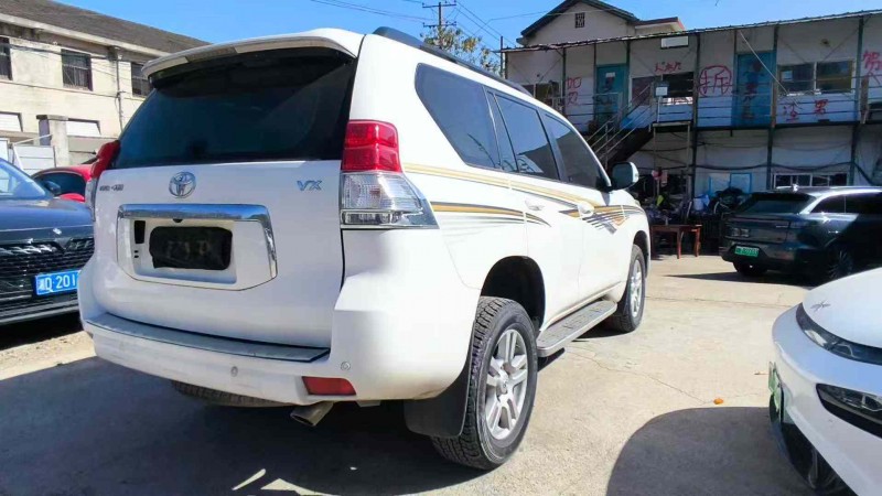 长沙13年丰田普拉多8