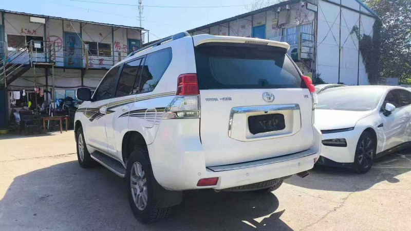 长沙13年丰田普拉多9