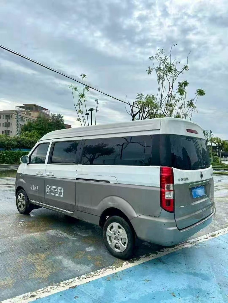 佛山23年华晨海狮9