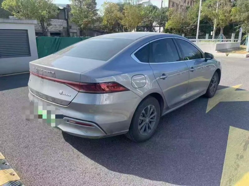 厦门24年比亚迪秦8