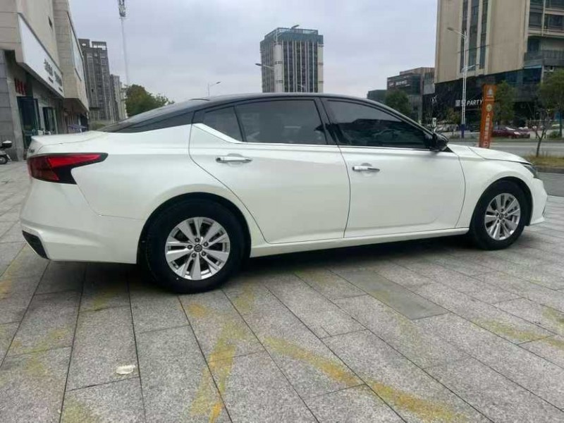 上饶19年日产天籁9