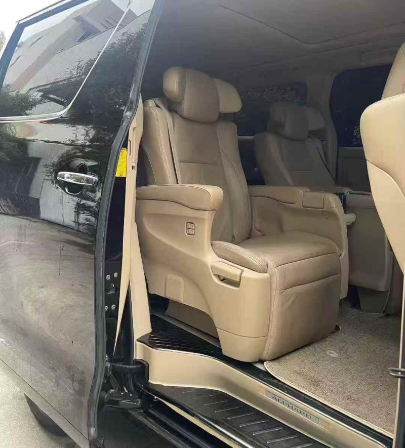 江门12年丰田埃尔法4