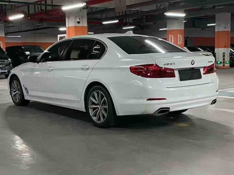 娄底18年宝马5系4