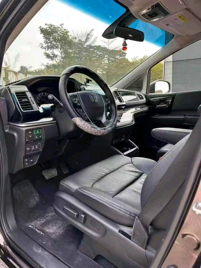 深圳19年本田艾力绅4