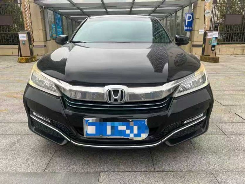 南昌17年本田雅阁1