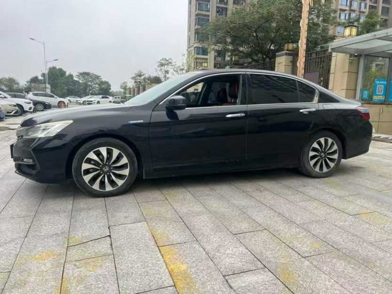 南昌17年本田雅阁3