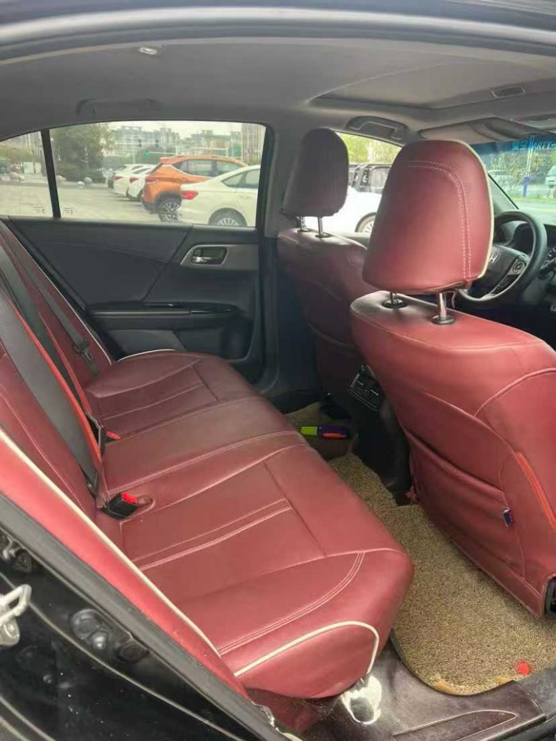 南昌17年本田雅阁4