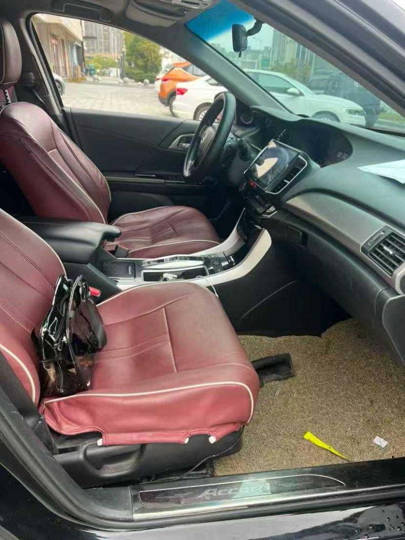 南昌17年本田雅阁6