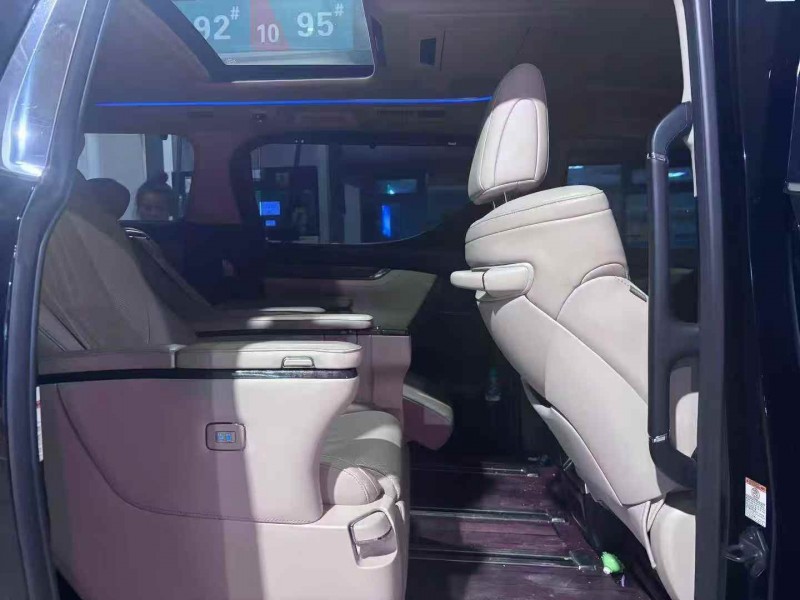 新余19年丰田埃尔法5