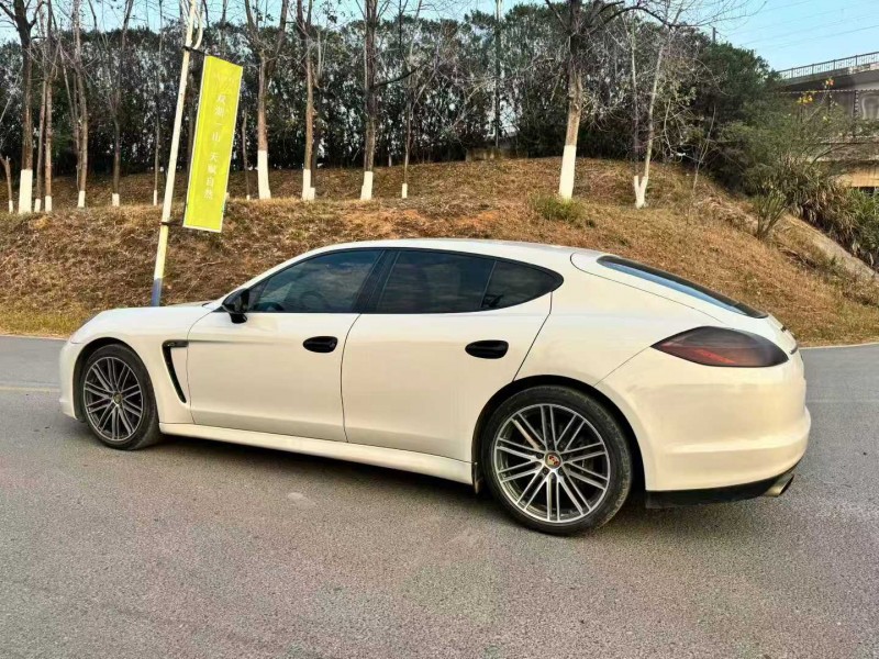 南昌12年保时捷帕拉梅拉7