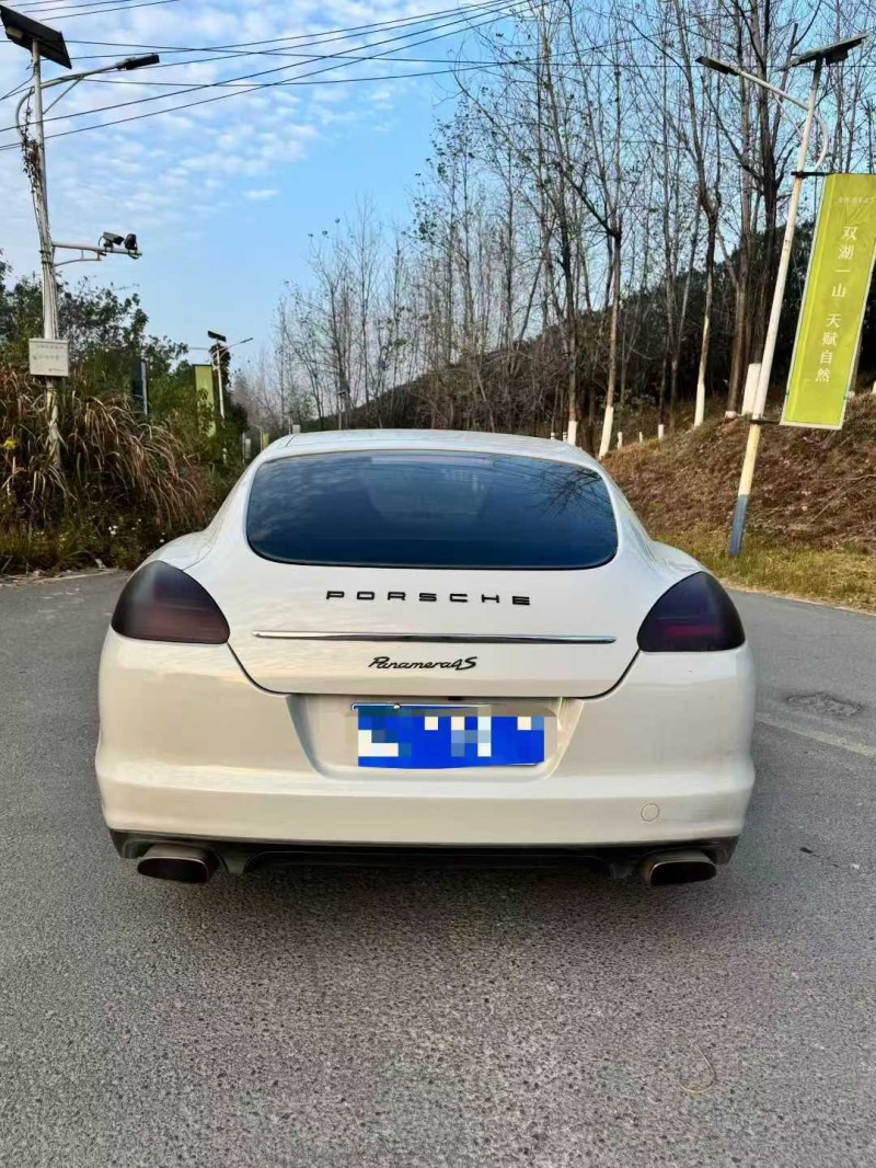 南昌12年保时捷帕拉梅拉9