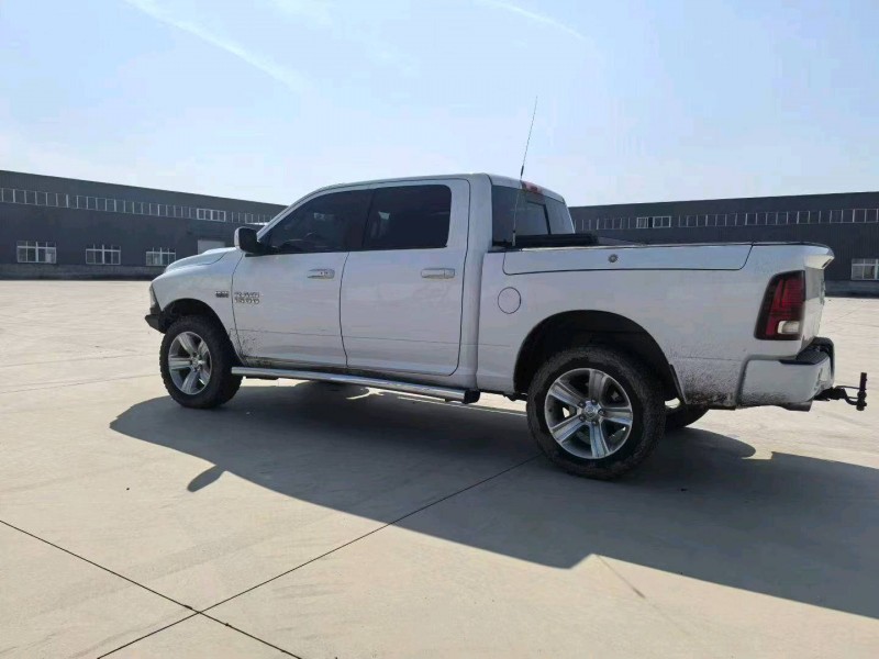 天津16年道奇公羊4