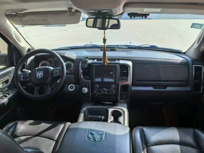 天津16年道奇公羊8