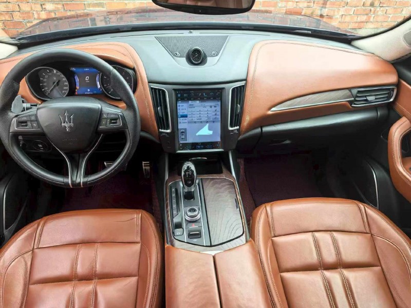 襄阳17年玛莎拉蒂Levante5