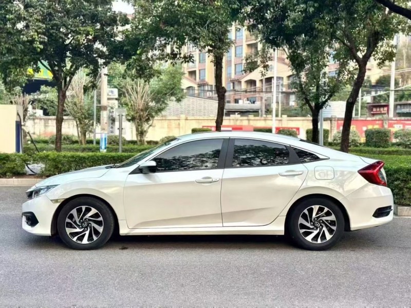 厦门17年本田思域4