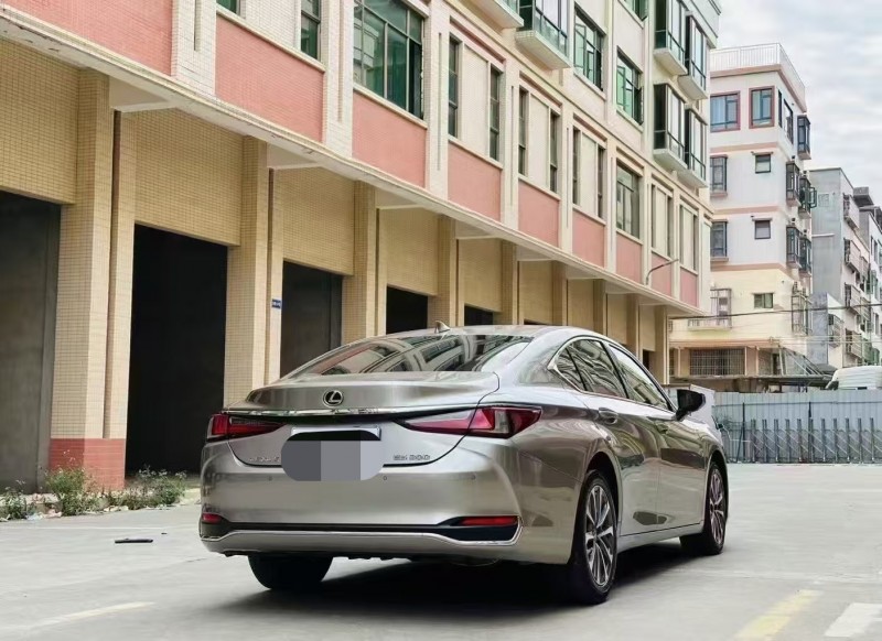广州23年雷克萨斯ES8