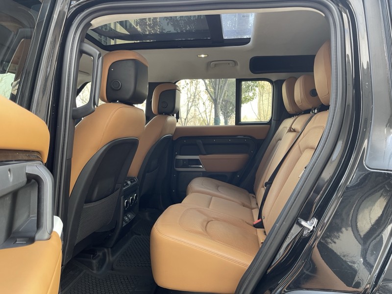 济宁23年路虎卫士5