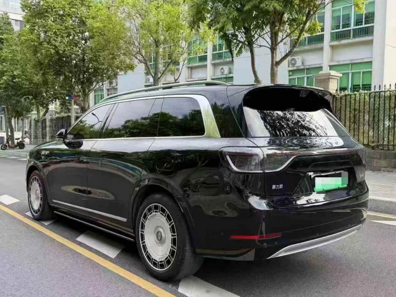 深圳25年华为智选问界5