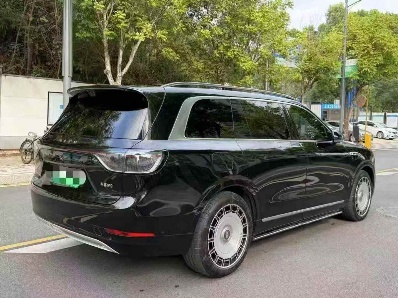 深圳25年华为智选问界8