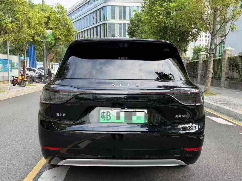 深圳25年华为智选问界9