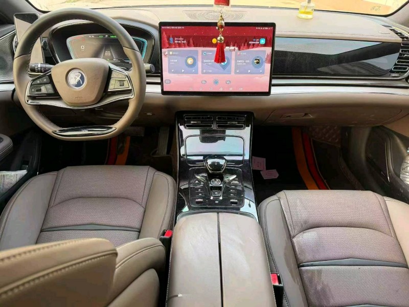 景德镇23年比亚迪汉6